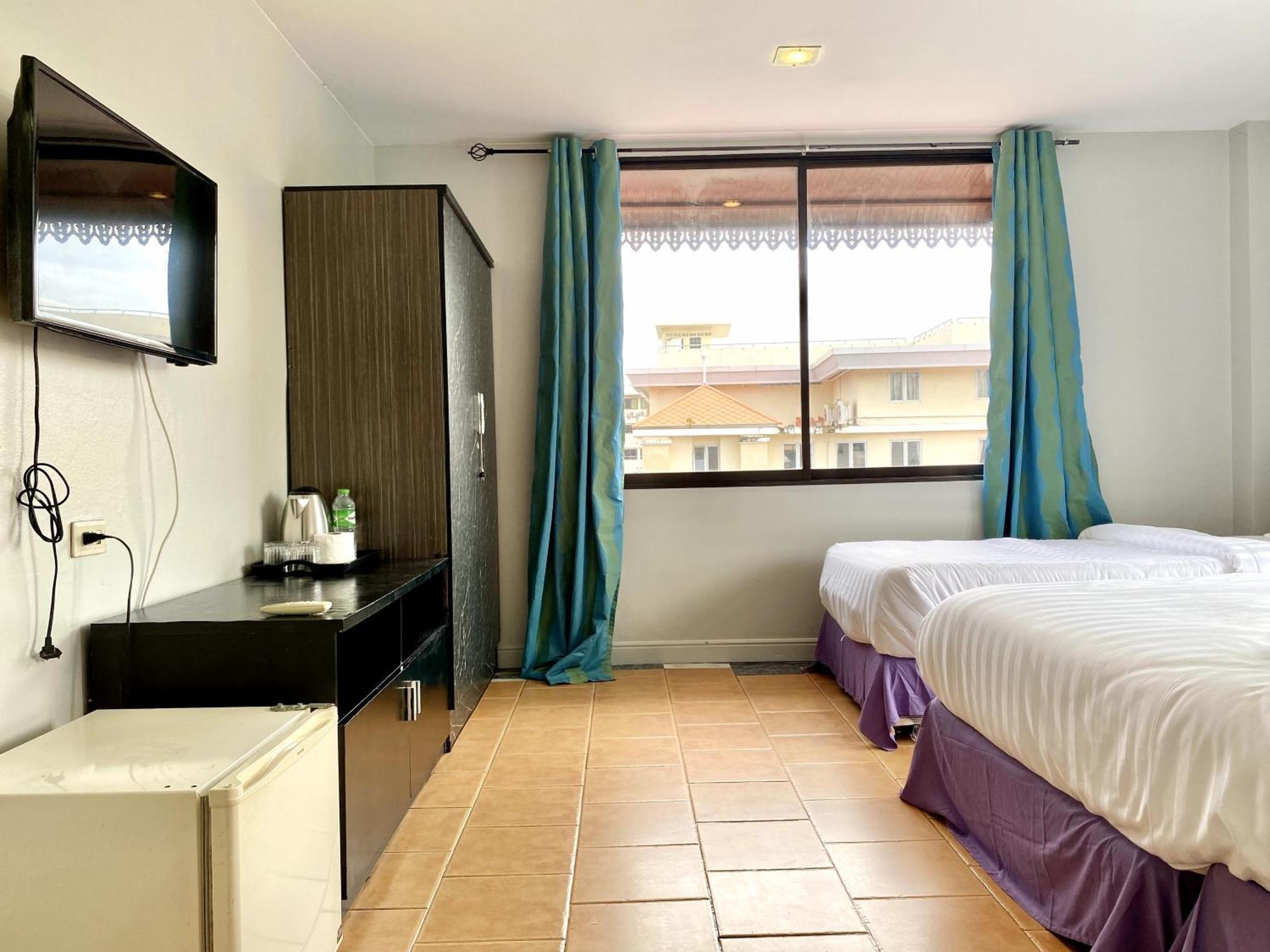 Beachwalk Minotel Patong 외부 사진