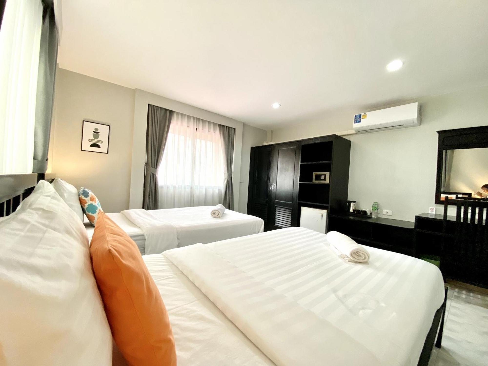 Beachwalk Minotel Patong 외부 사진