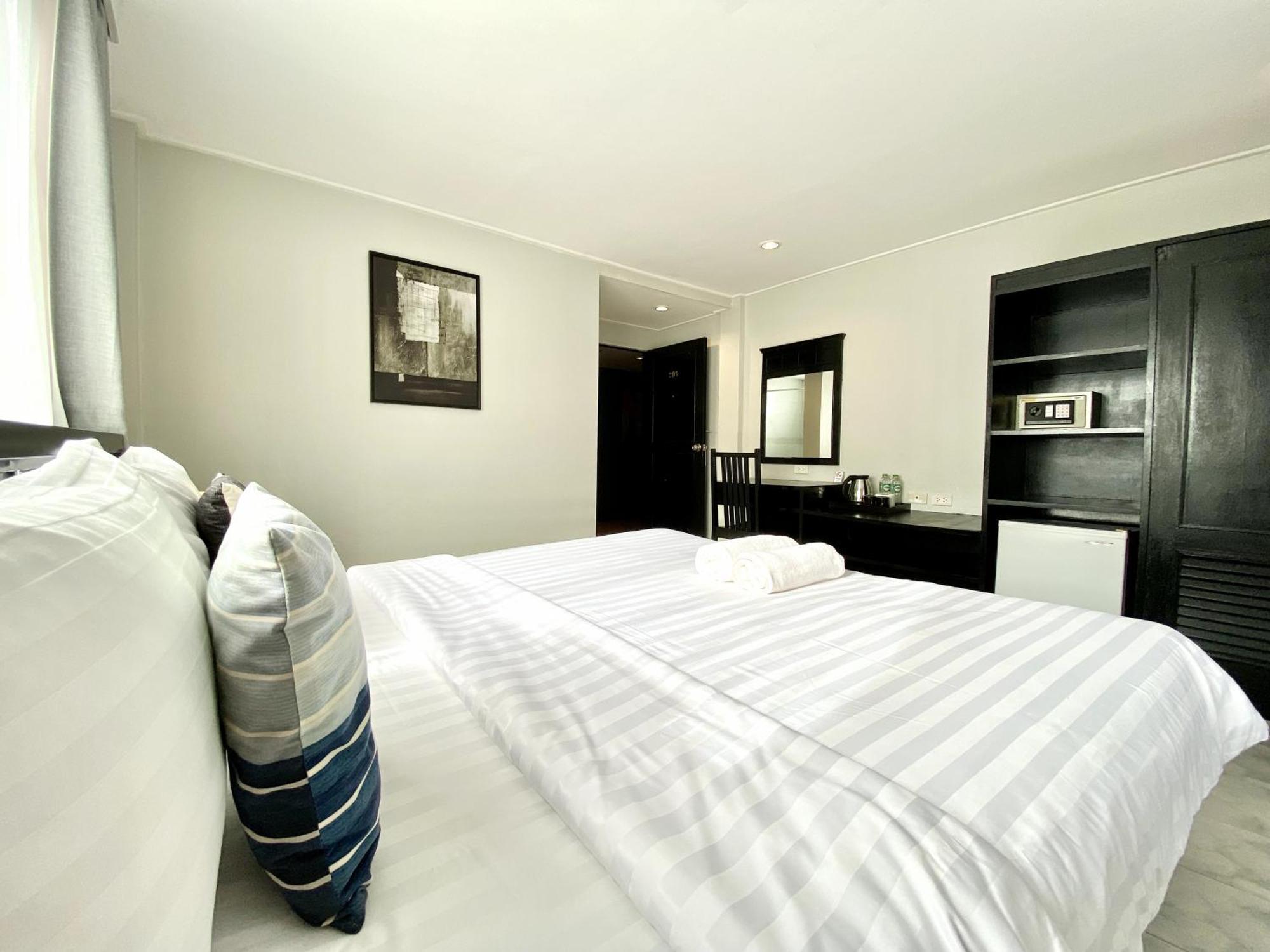 Beachwalk Minotel Patong 외부 사진