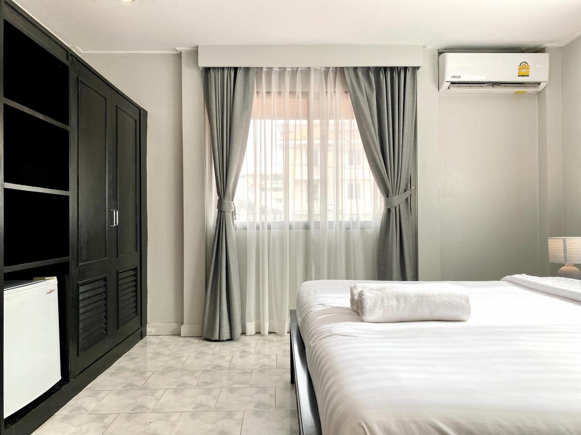 Beachwalk Minotel Patong 외부 사진