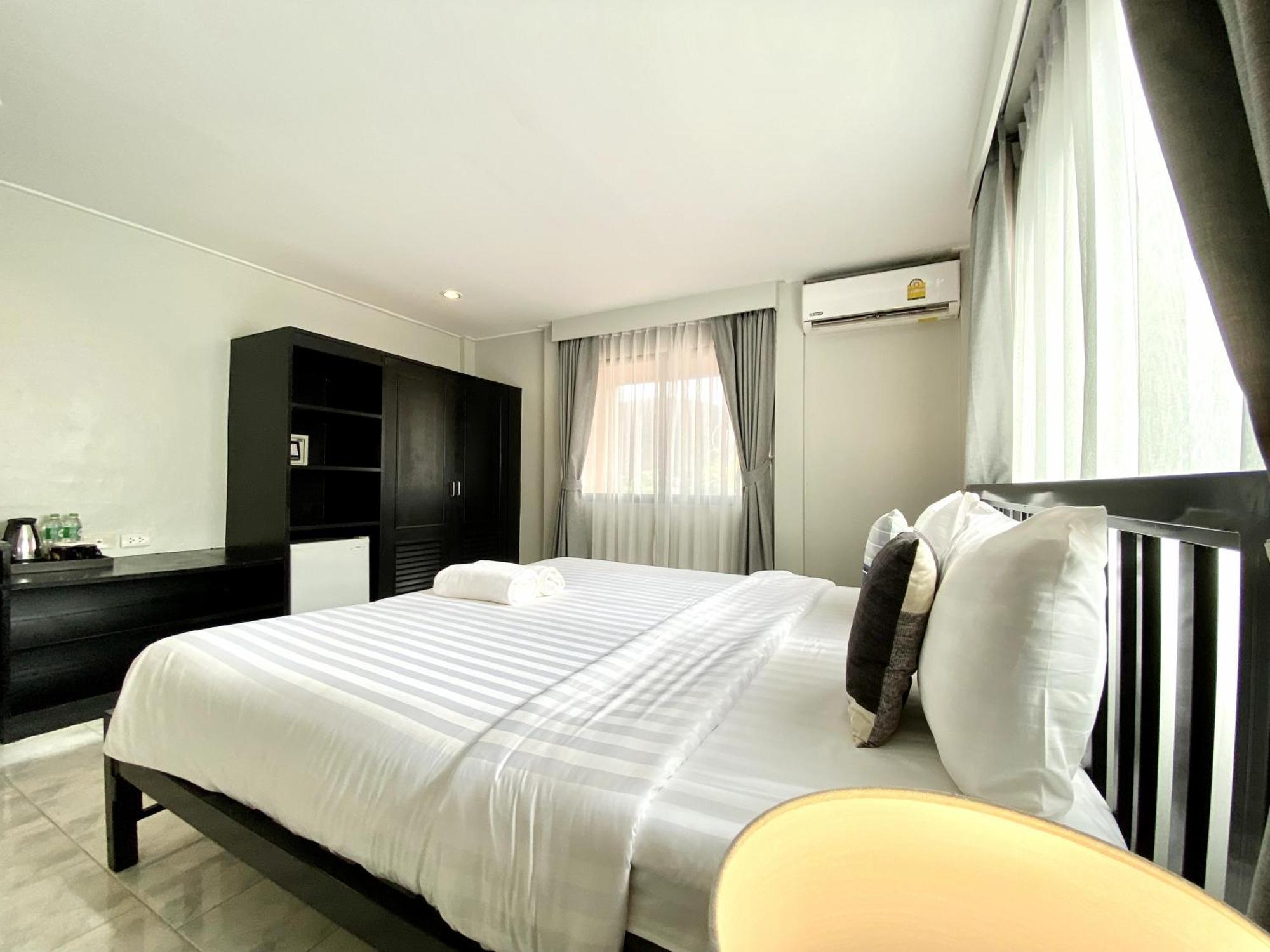 Beachwalk Minotel Patong 외부 사진