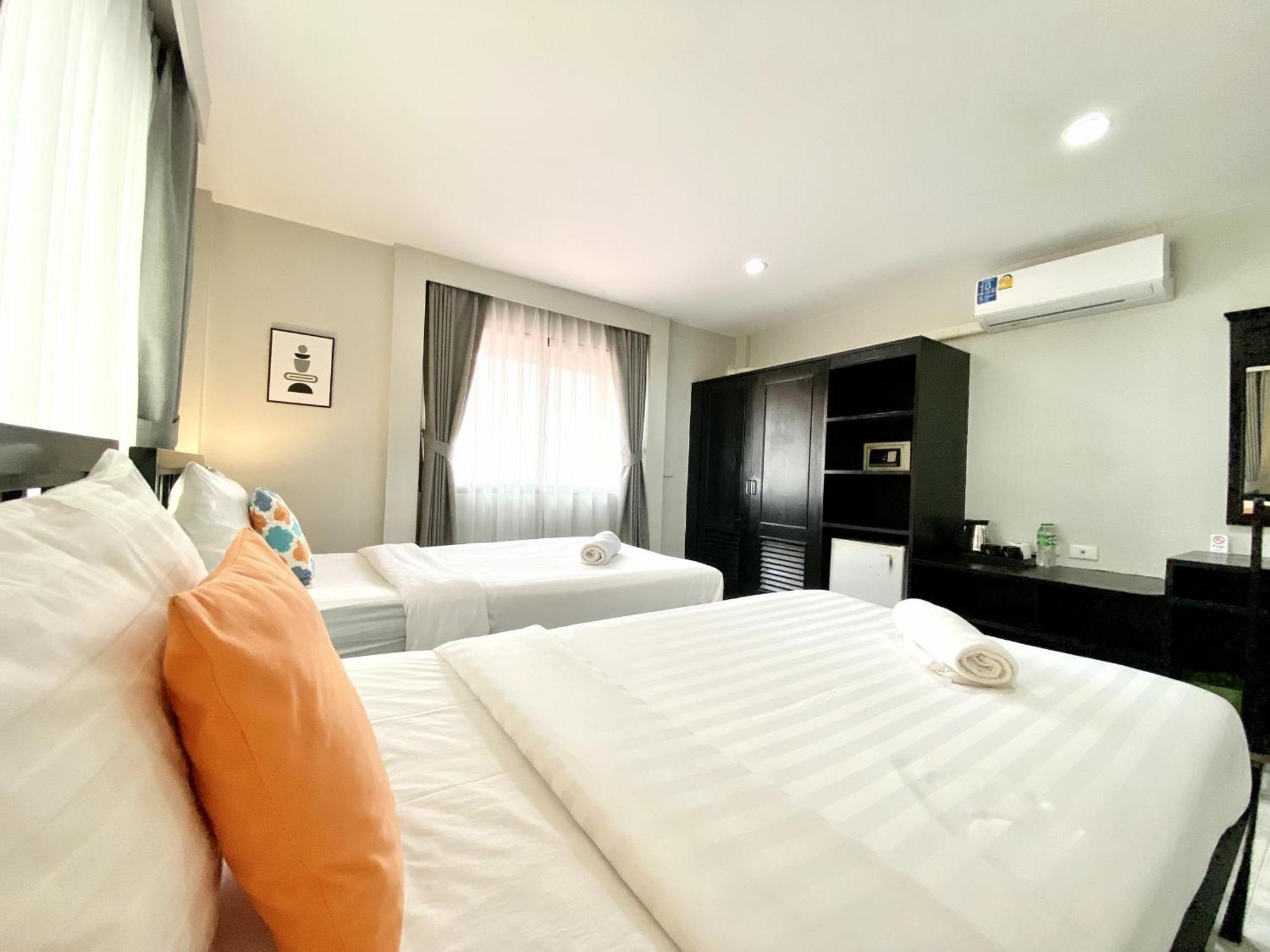 Beachwalk Minotel Patong 외부 사진