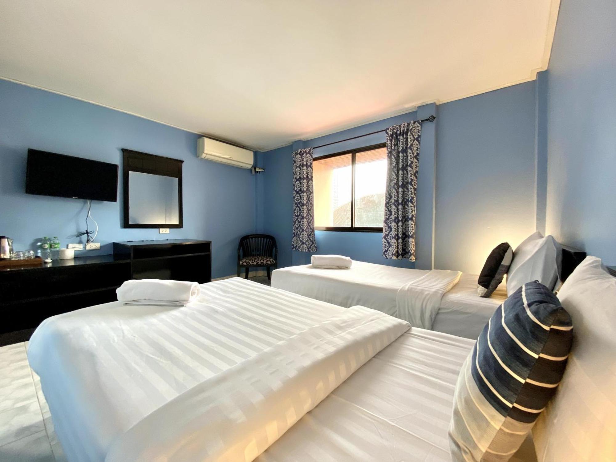 Beachwalk Minotel Patong 외부 사진